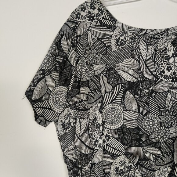 Floral Black and White Mini Dress - Picture 2 of 8